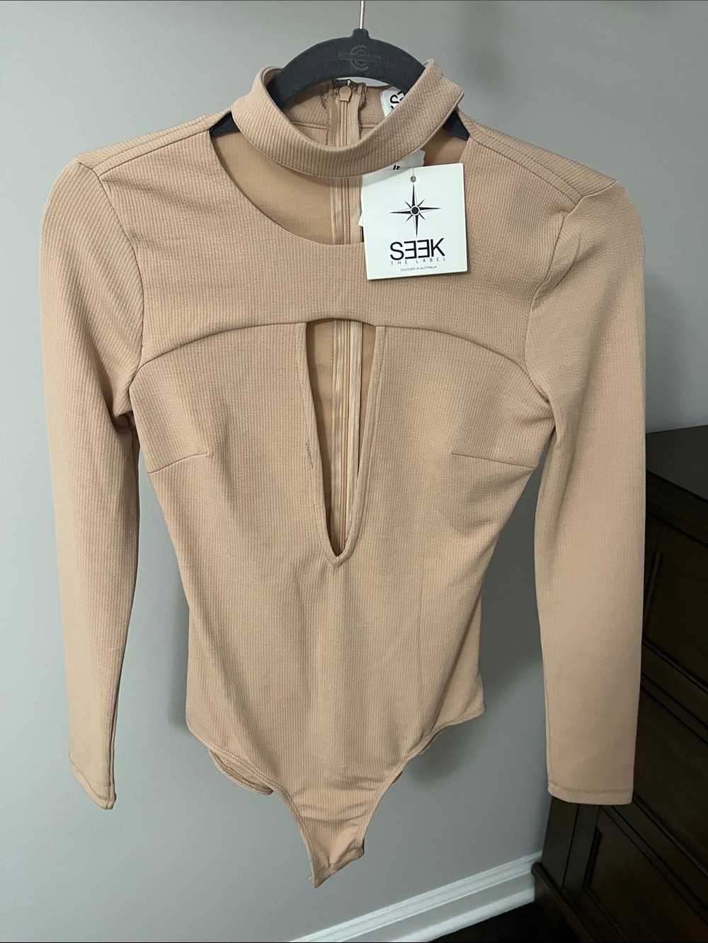 LF Long-Sleeve Cutout Ribbed Bodysuit in Beige